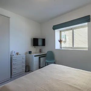  Habitación en casa particular Bedrooms With Ensuite Bathrooms Malta