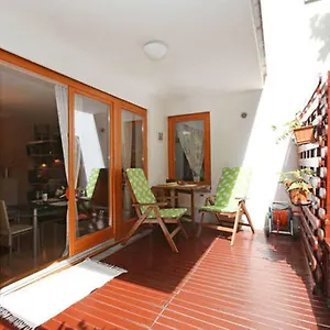 Apartamento Downtown Garden Isle In Urban Style-free Parking, Budapest